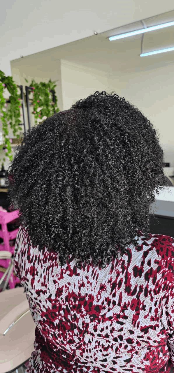 clientes Espaço Amanda Vitoriano especialista em cabelos cacheados, ondulados, crespo natural, unha e depilação, na região de Santo André